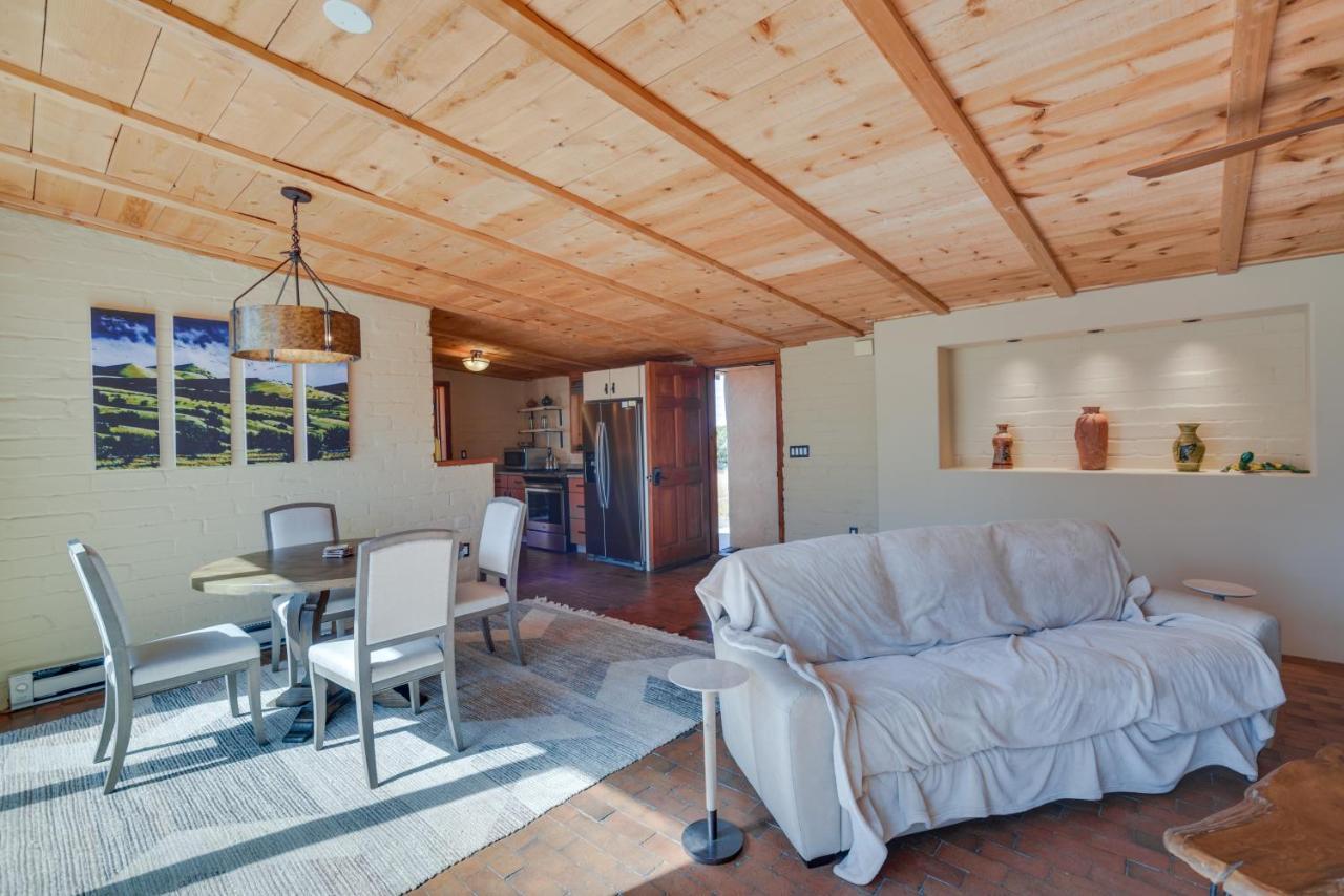 Vacation With Patios And Pool Access! Holiday home
