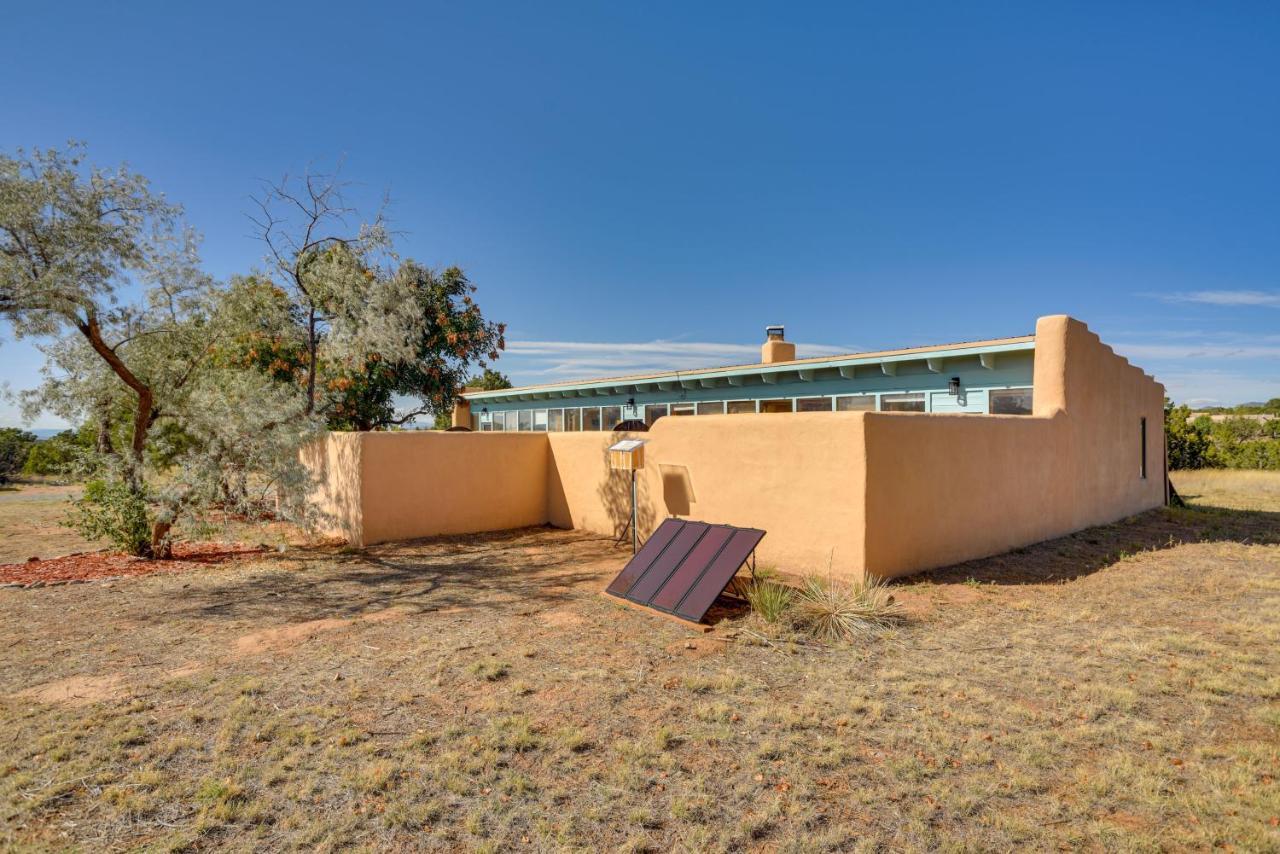 Vacation With Patios And Pool Access!